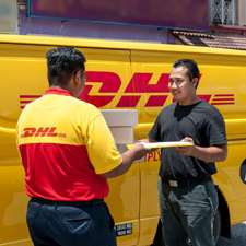 DHL Courier