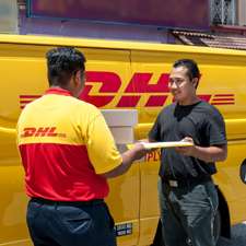 DHL COURIER